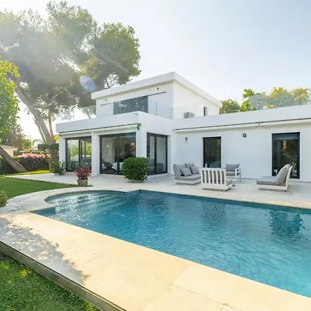 Stunning Near The Beach * אסטפונה