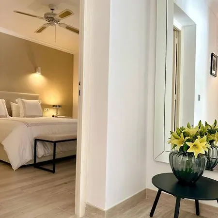 Stunning Near The Beach וילה אסטפונה