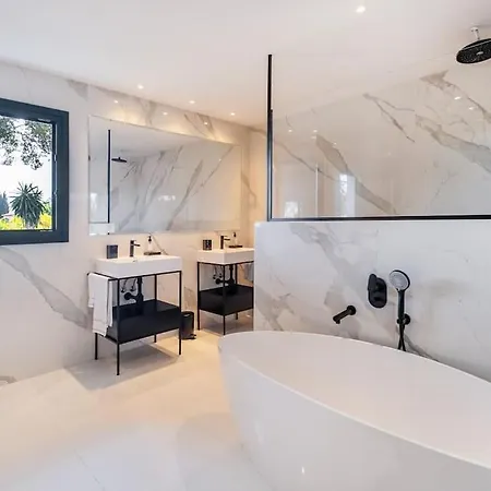 וילה Stunning Near The Beach אסטפונה