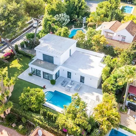 Stunning Near The Beach וילה אסטפונה