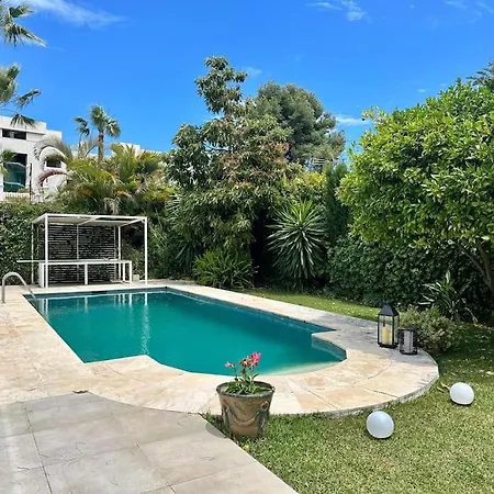 Stunning Near The Beach וילה *