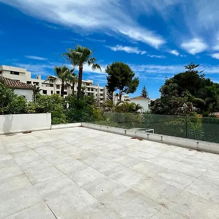 Stunning Near The Beach וילה