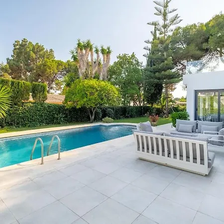 Stunning Near The Beach